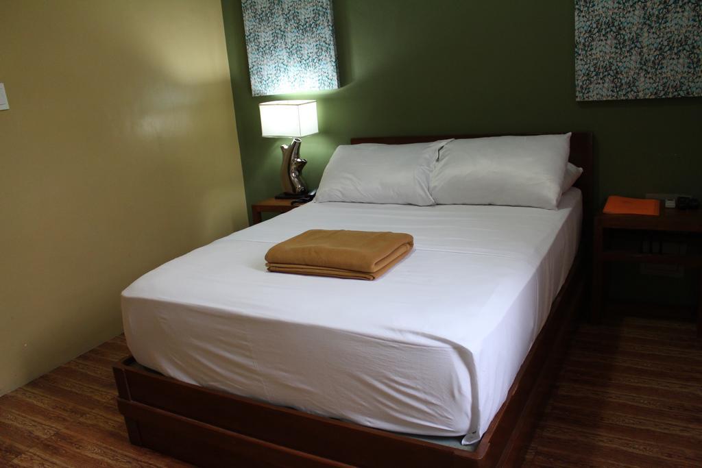 Purple Tree Bed & Breakfast Paranaque City Exteriör bild