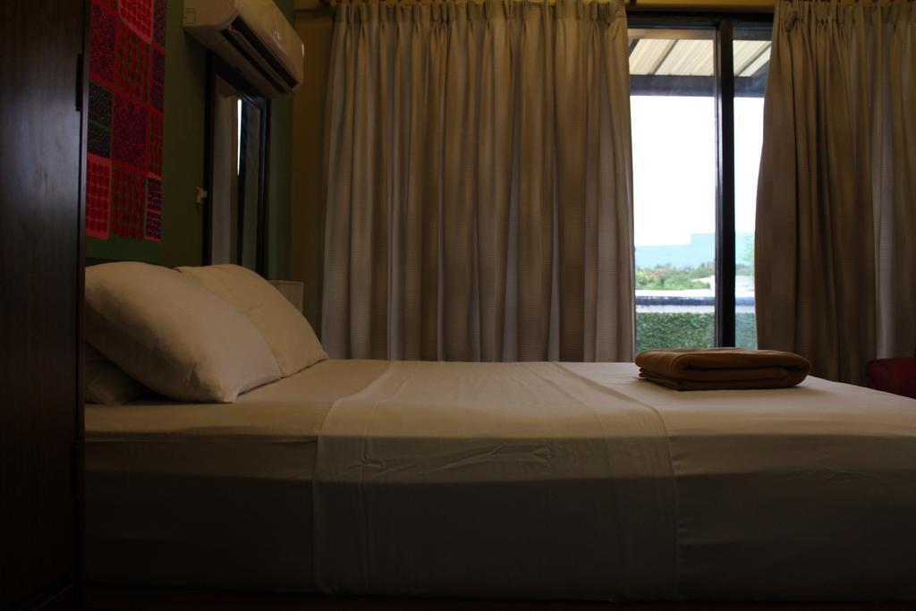 Purple Tree Bed & Breakfast Paranaque City Exteriör bild